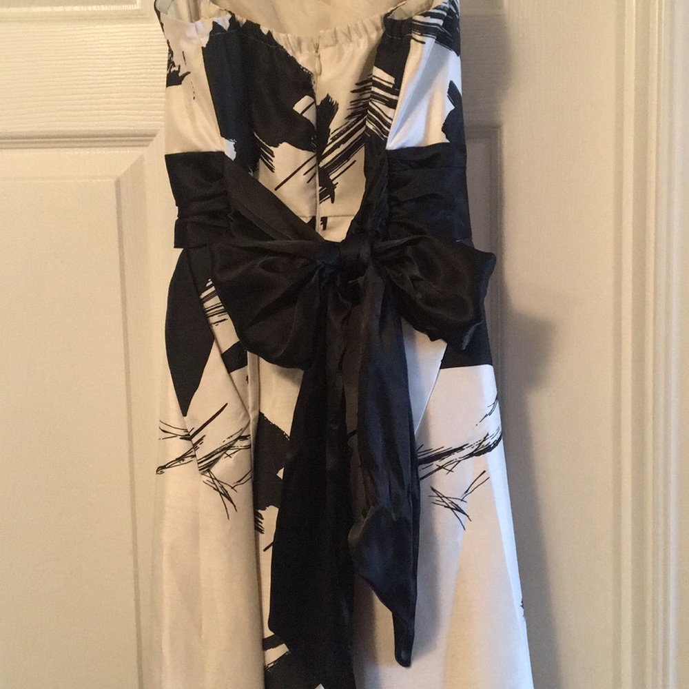 Dress - Picture 4 of 6